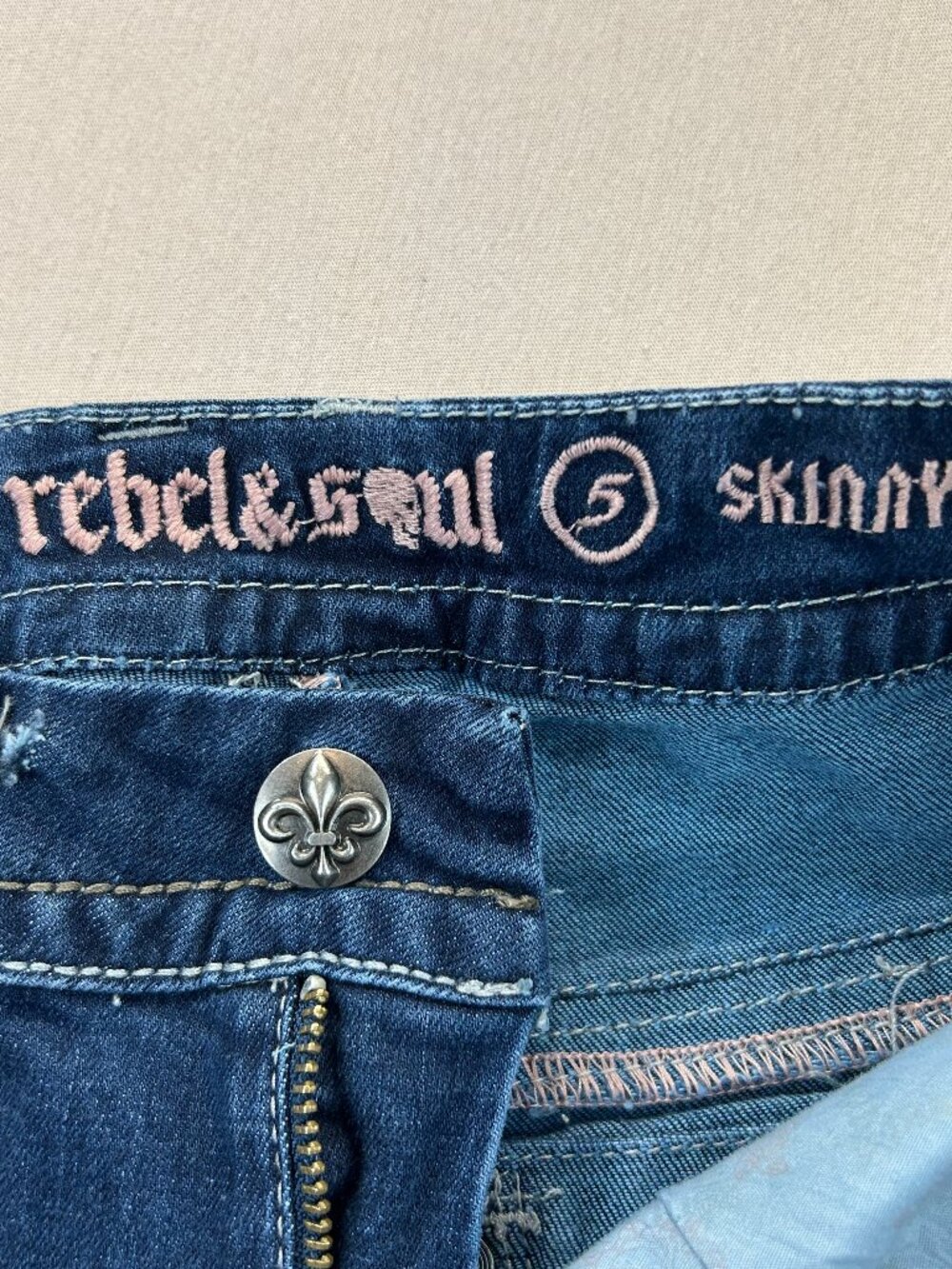 Rebel & Soul Jeans Womens Size 5 Blue Dark Denim Skinny Embellished Stretch